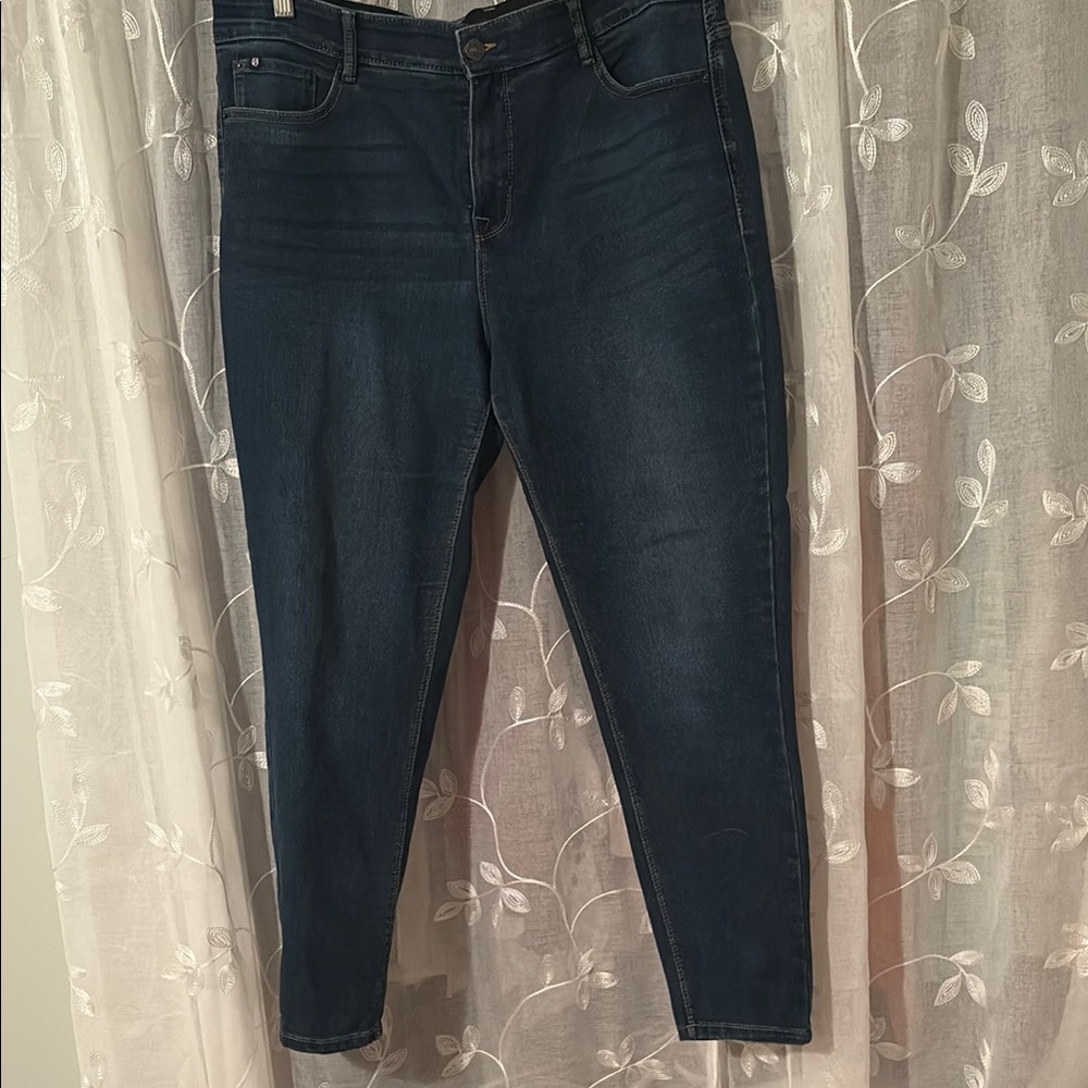 Blue Skinny Jeans with Tapered Legs